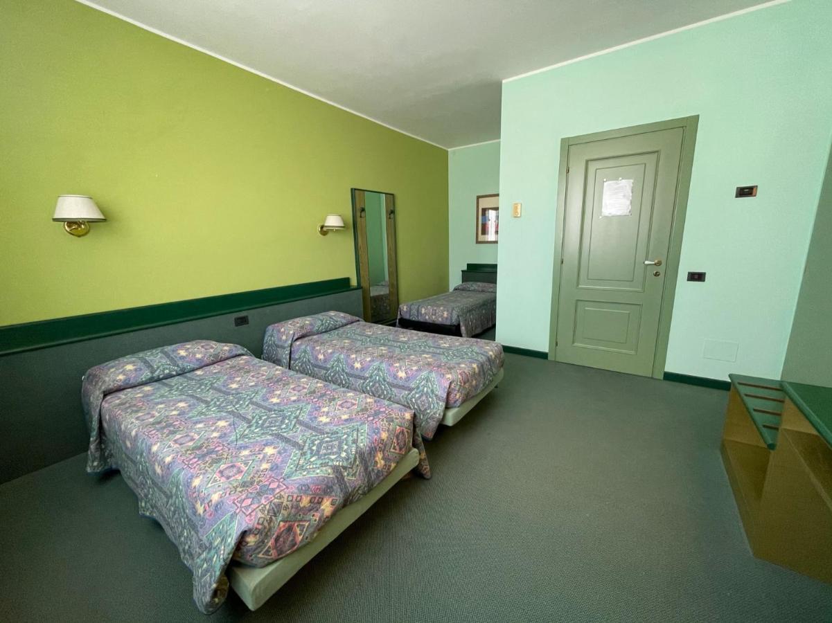 Hotel La Goletta Binasco Luaran gambar