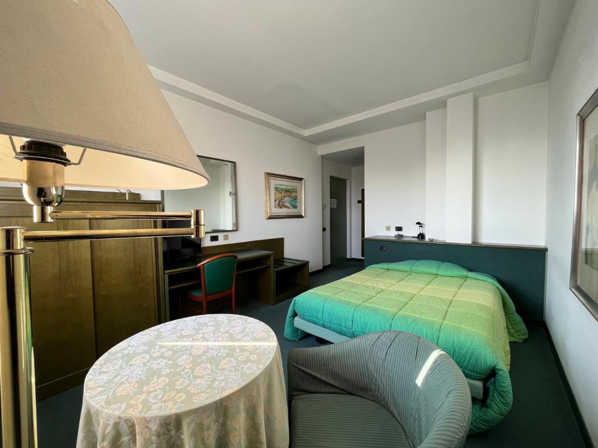 Hotel La Goletta Binasco Luaran gambar