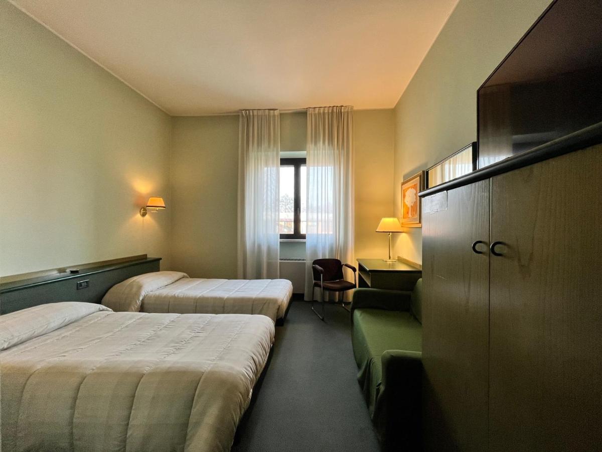 Hotel La Goletta Binasco Luaran gambar