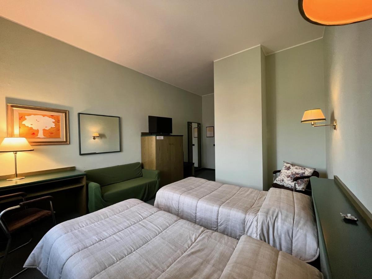 Hotel La Goletta Binasco Luaran gambar