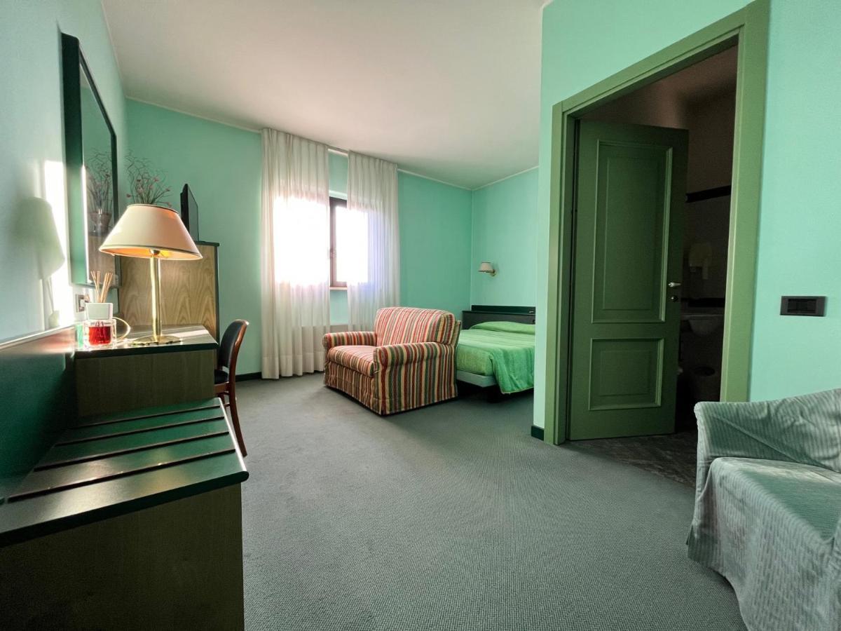 Hotel La Goletta Binasco Luaran gambar