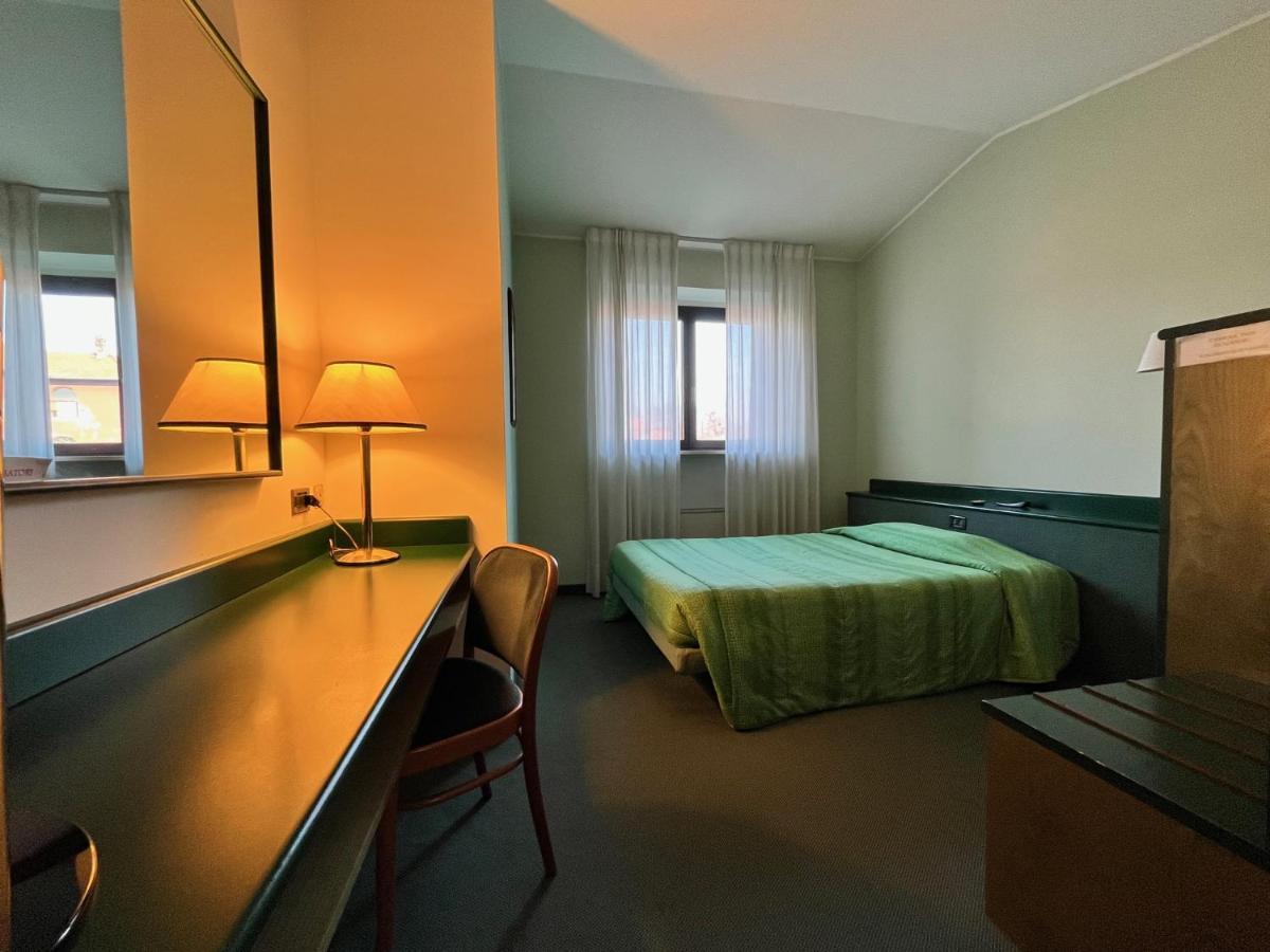 Hotel La Goletta Binasco Luaran gambar