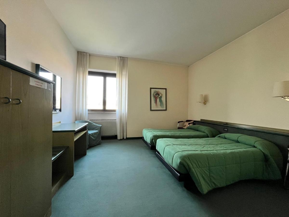 Hotel La Goletta Binasco Luaran gambar