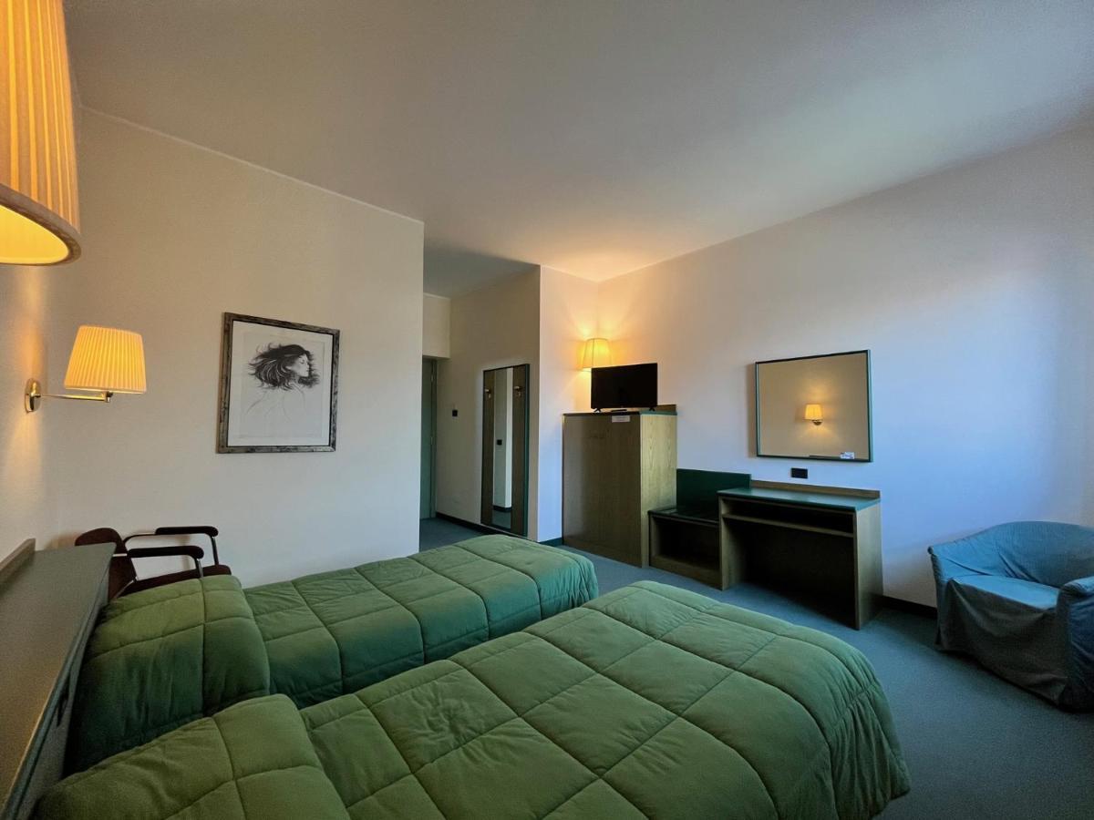 Hotel La Goletta Binasco Luaran gambar