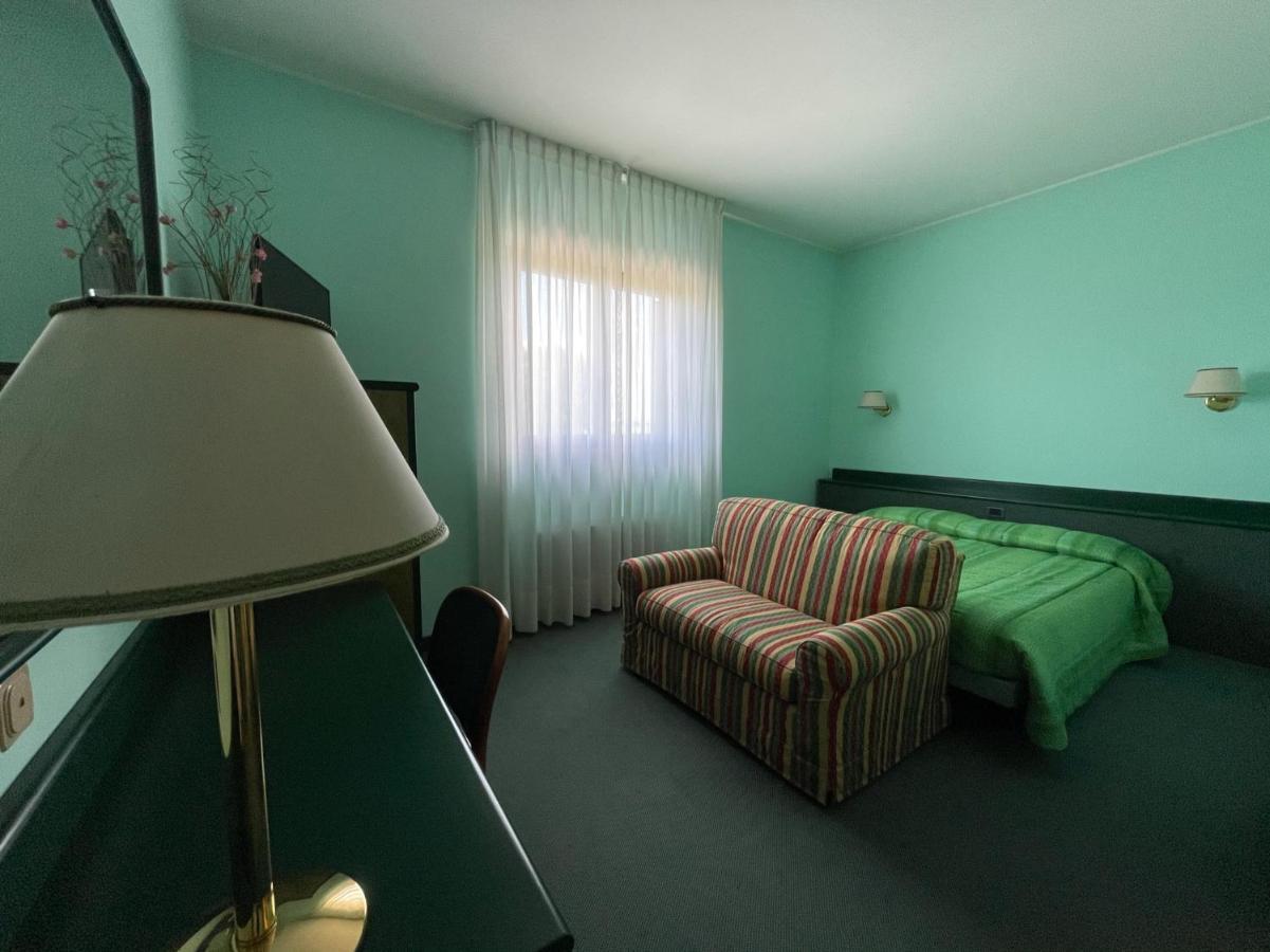 Hotel La Goletta Binasco Luaran gambar