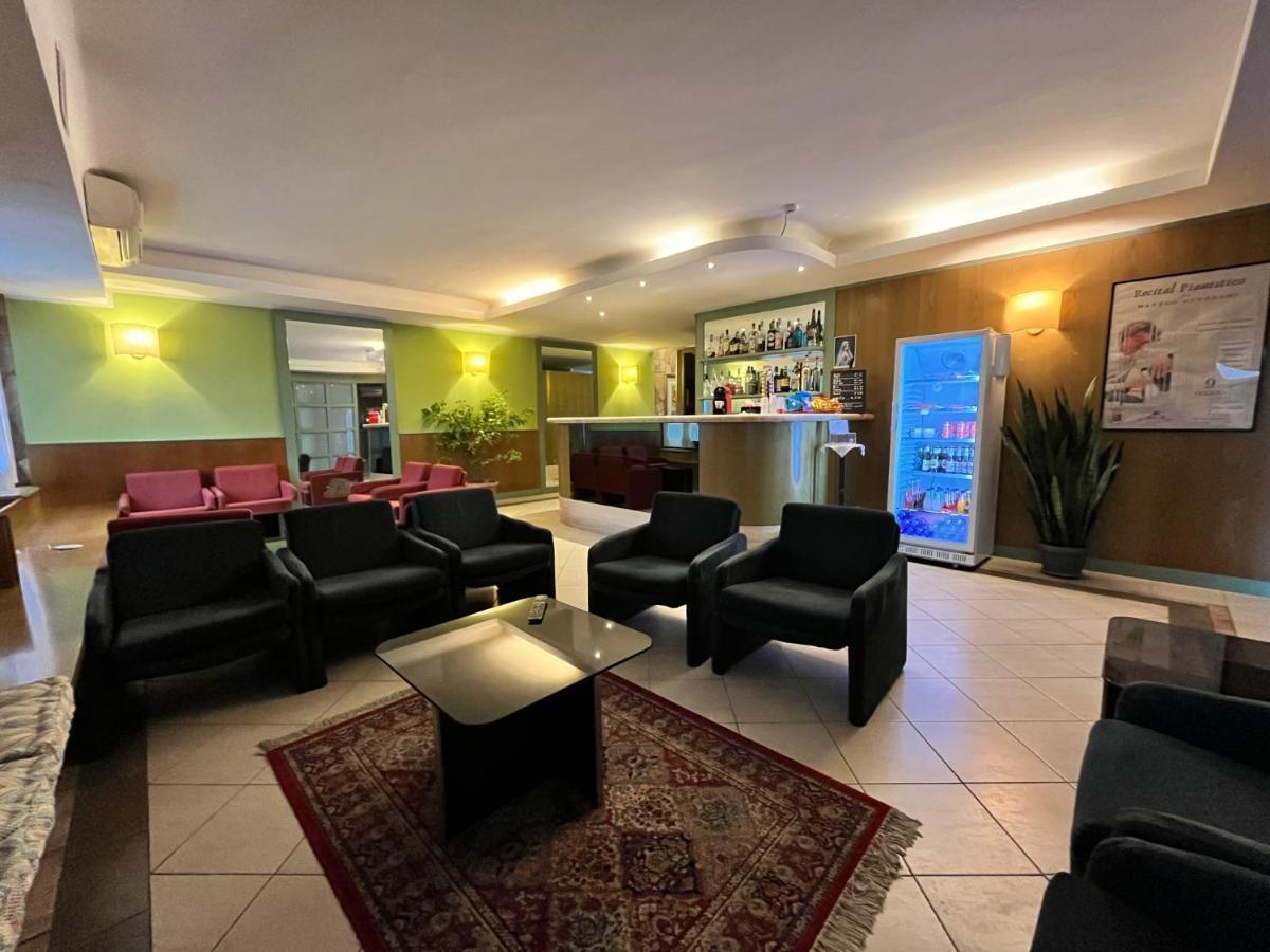 Hotel La Goletta Binasco Luaran gambar