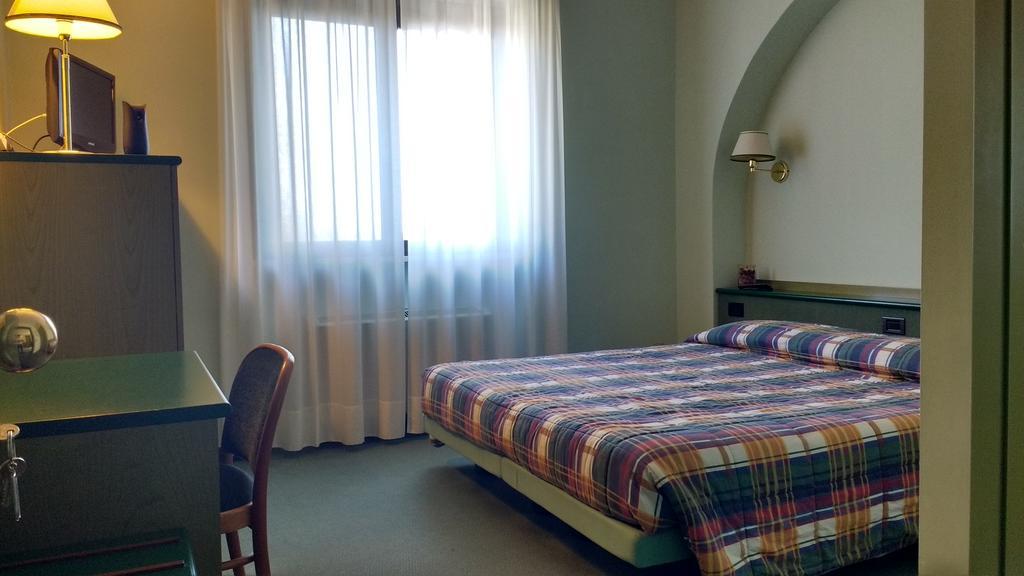 Hotel La Goletta Binasco Luaran gambar